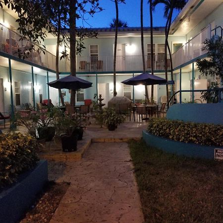 Charter House Hollywood Bagian luar foto